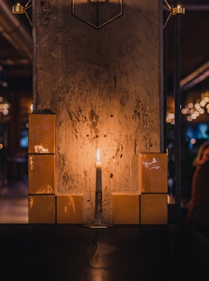 BY ANNE VAN LUIN THE LOBBY FIZ